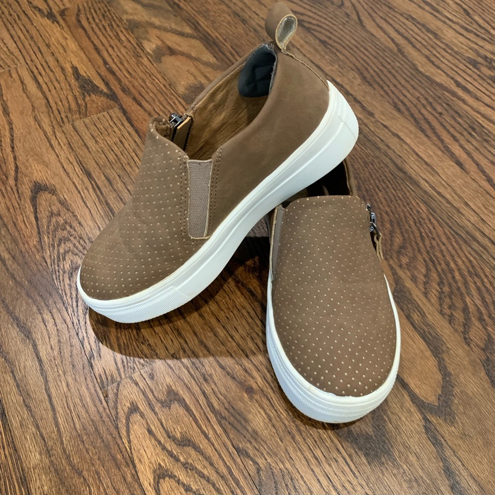 MIA side zip platform sneakers, size 13.